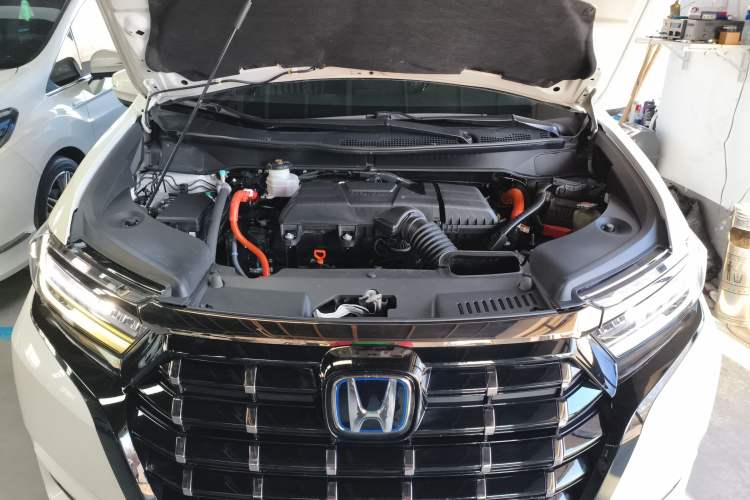 Used Honda Elysion 2022 2.0L eHEV Luxury Edition Engine Bay
