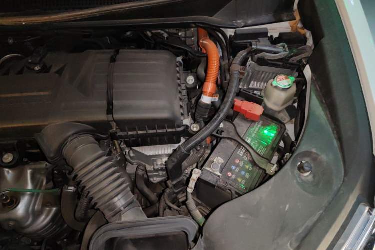 Used Honda Elysion 2022 2.0L eHEV Prestige Edition Engine Bay Left