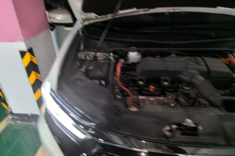 Used Honda Elysion 2022 2.0L eHEV Luxury First Edition Engine Bay Right