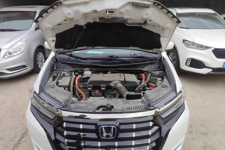 Used Honda Elysion 2022 2.0L eHEV Luxury First Edition Engine Bay