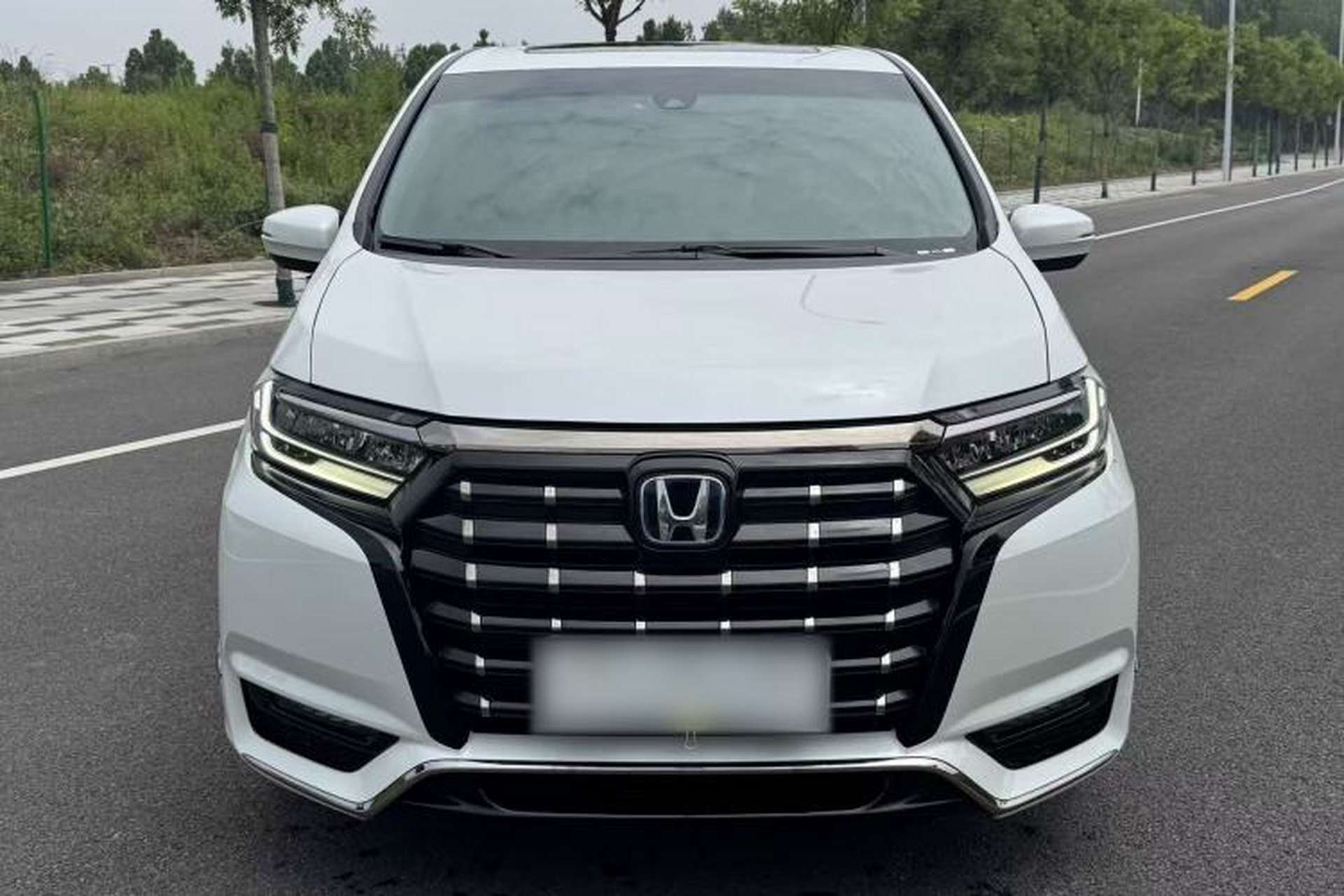 Used Honda Elysion 2022 2.0L eHEV Luxury Edition Exterior 1