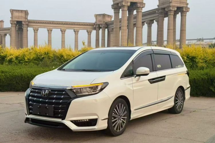 Used Honda Elysion 2022 2.0L eHEV Luxury First Edition Exterior 2