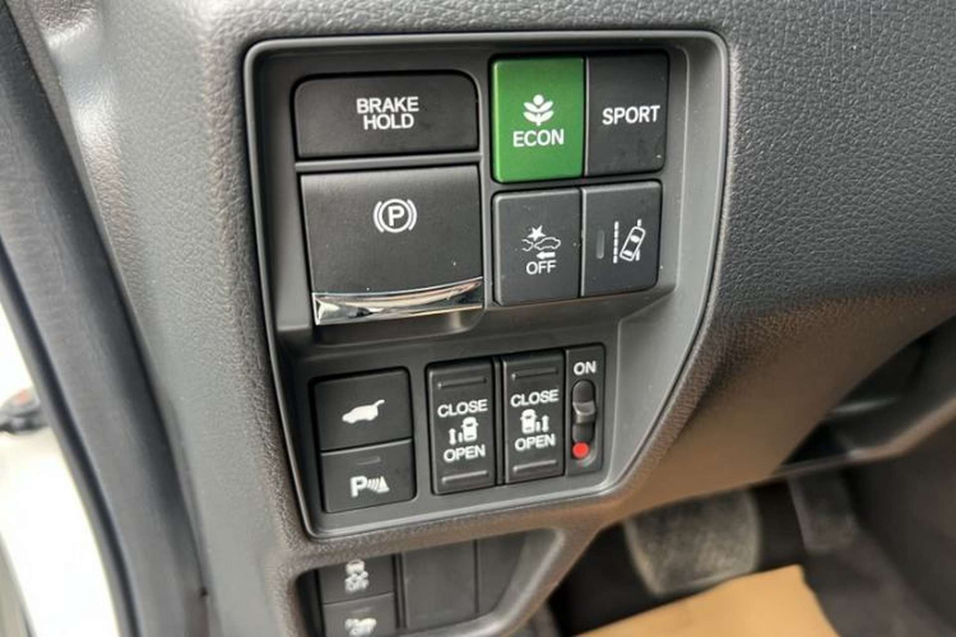 Used Honda Elysion 2022 2.0L eHEV Luxury First Edition Exterior 2