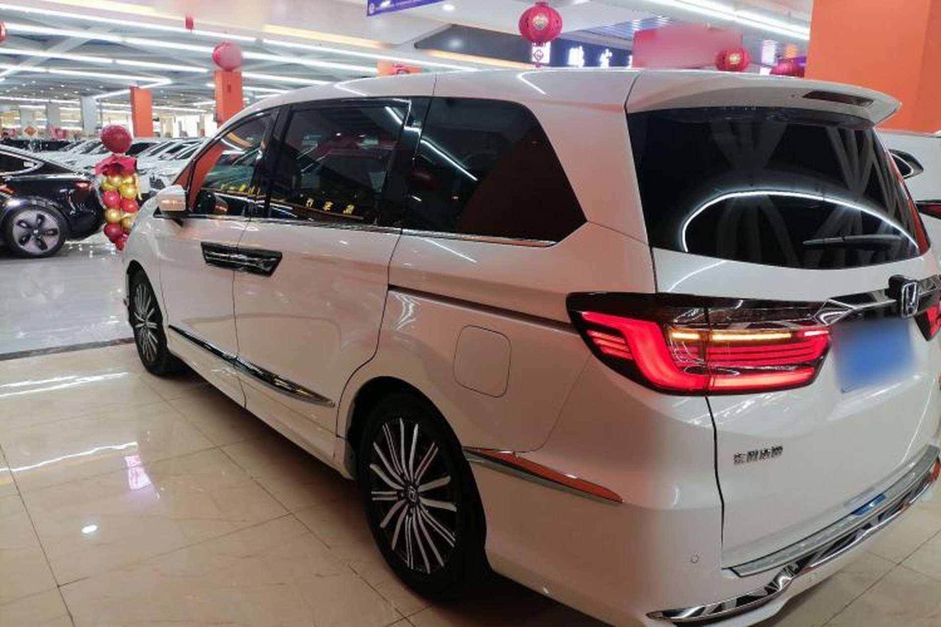 Used Honda Elysion 2022 2.0L eHEV Luxury Edition Exterior 3
