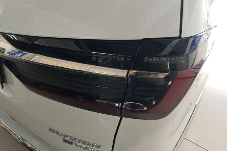 Used Honda Elysion 2022 2.0L eHEV Luxury Edition Exterior 3