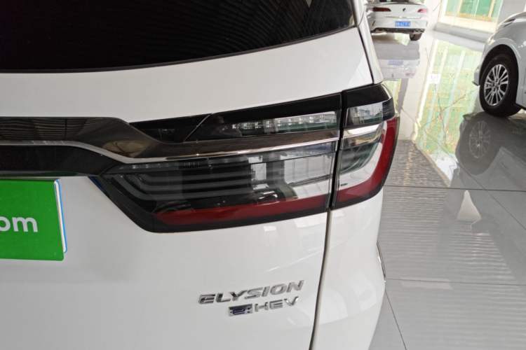 Used Honda Elysion 2022 2.0L eHEV Luxury Edition Exterior 3
