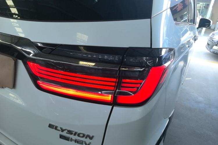 Used Honda Elysion 2022 2.0L eHEV Luxury First Edition Exterior 3