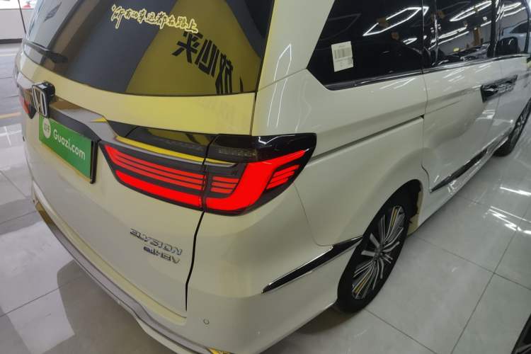 Used Honda Elysion 2022 2.0L eHEV Luxury First Edition Exterior 3