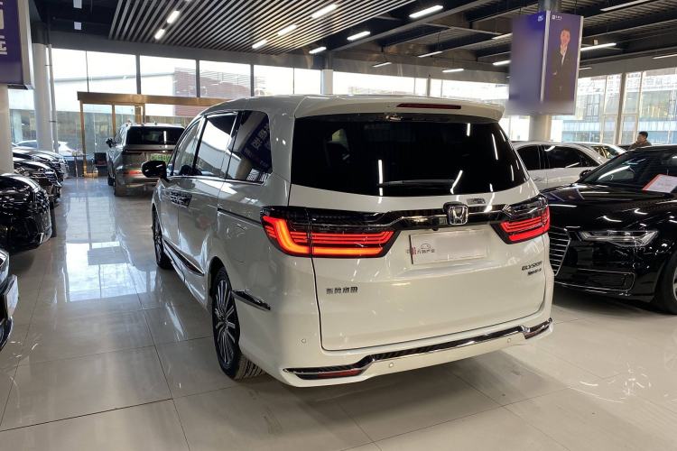 Used Honda Elysion 2022 2.0L eHEV Luxury Edition Exterior 3