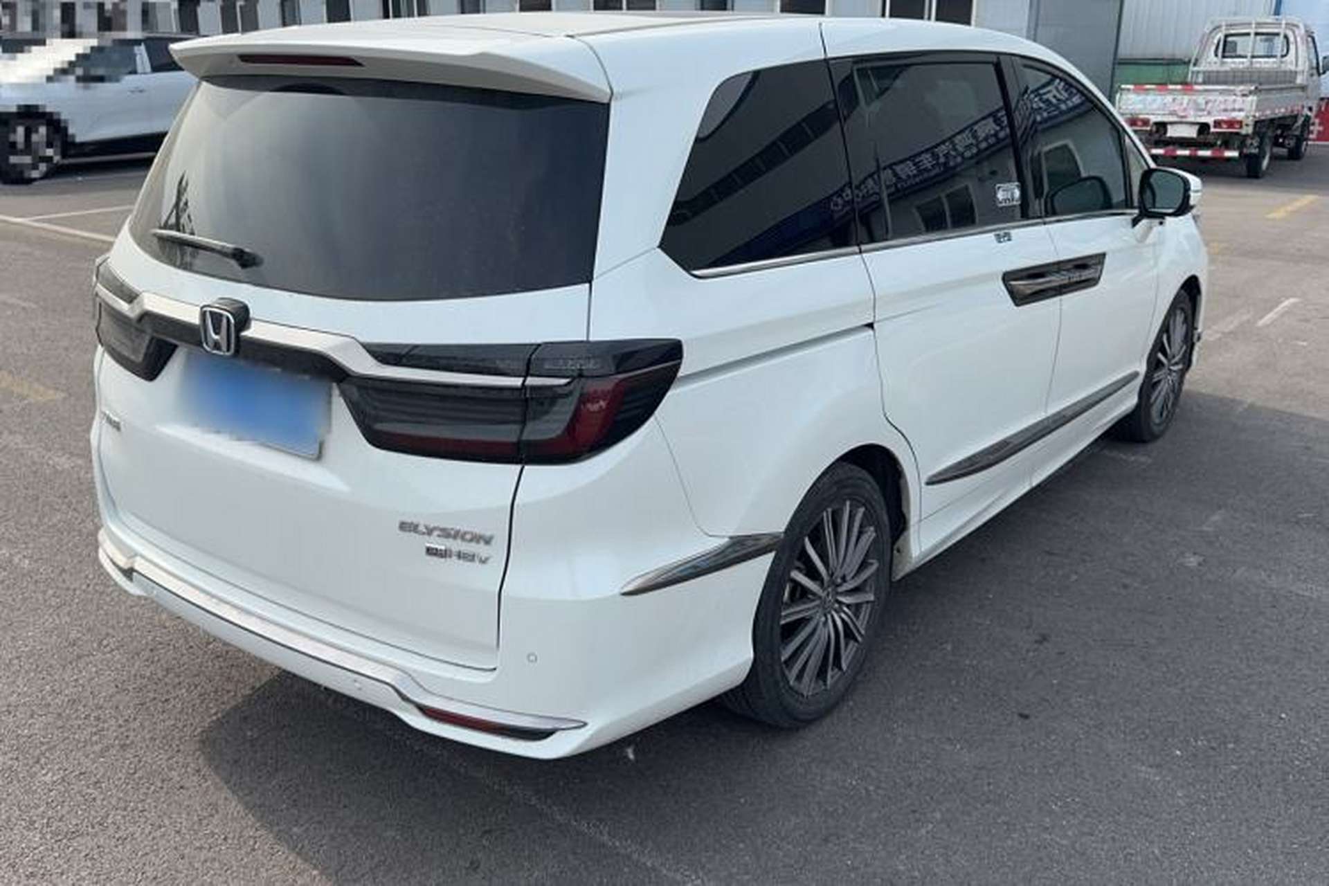 Used Honda Elysion 2022 2.0L eHEV Luxury Edition Exterior 3