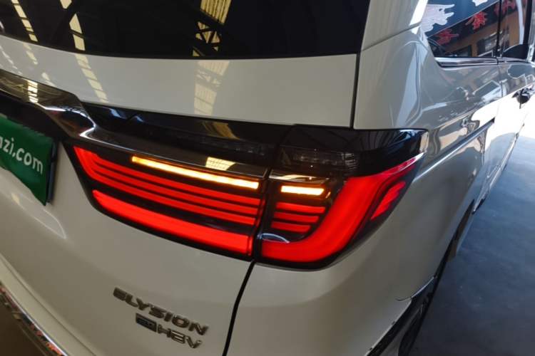 Used Honda Elysion 2022 2.0L eHEV Luxury First Edition Exterior 3