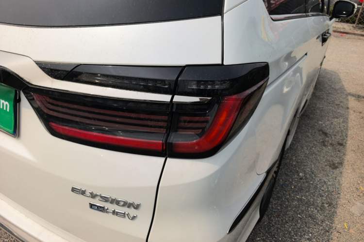 Used Honda Elysion 2022 2.0L eHEV Luxury Edition Exterior 3