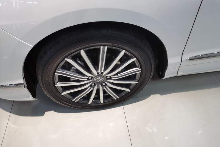 Used Honda Elysion 2022 2.0L eHEV Luxury First Edition Exterior 4