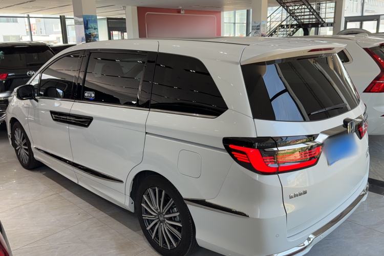 Used Honda Elysion 2022 2.0L eHEV Luxury Edition Exterior 4