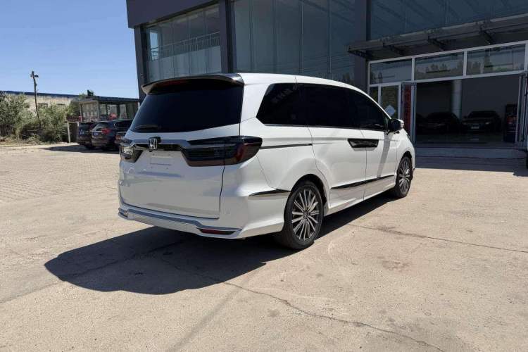 Used Honda Elysion 2022 2.0L eHEV Luxury First Edition Exterior 4