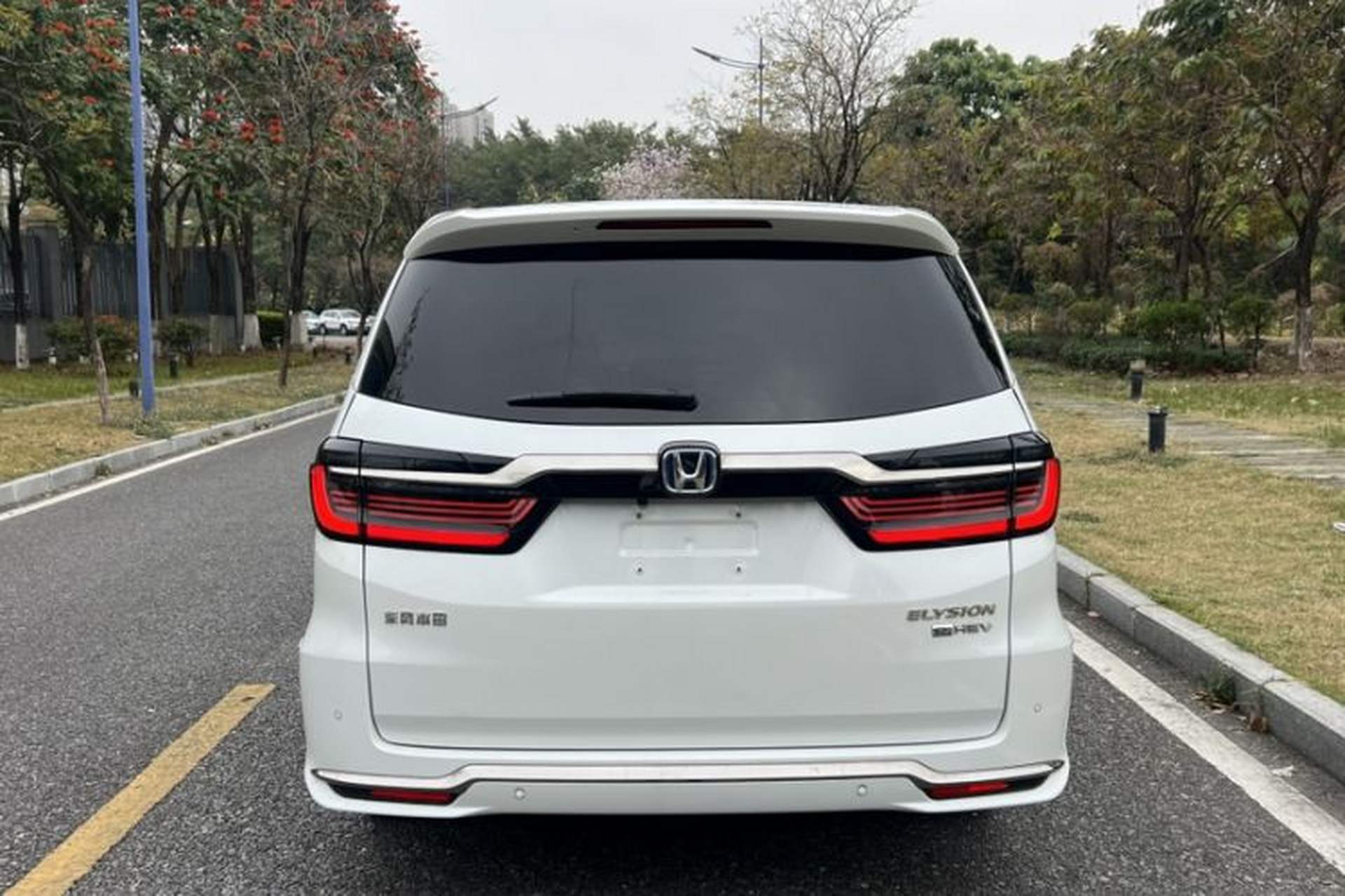 Used Honda Elysion 2022 2.0L eHEV Luxury First Edition Exterior 6