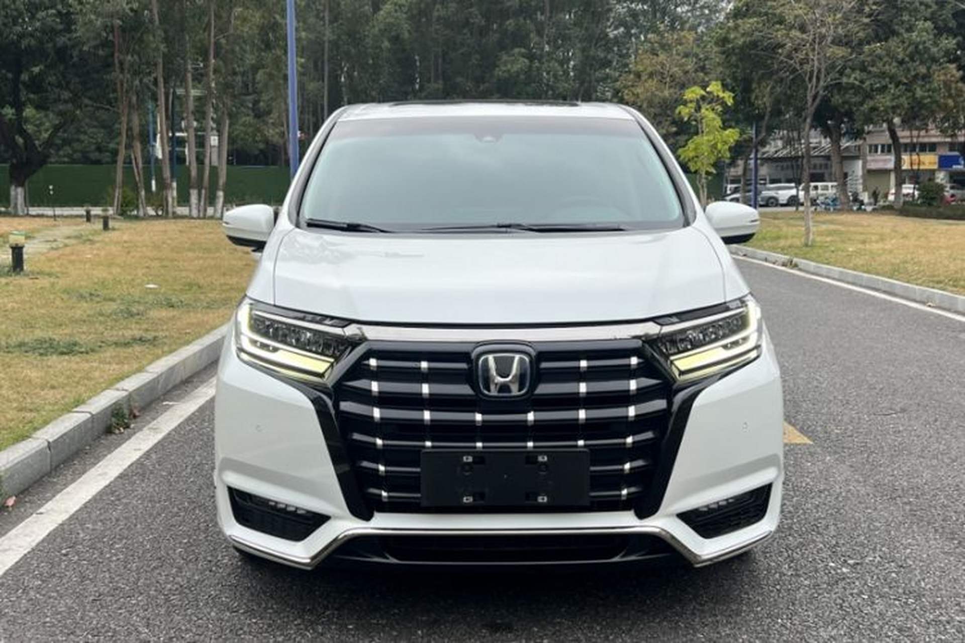 Used Honda Elysion 2022 2.0L eHEV Luxury First Edition Exterior 7