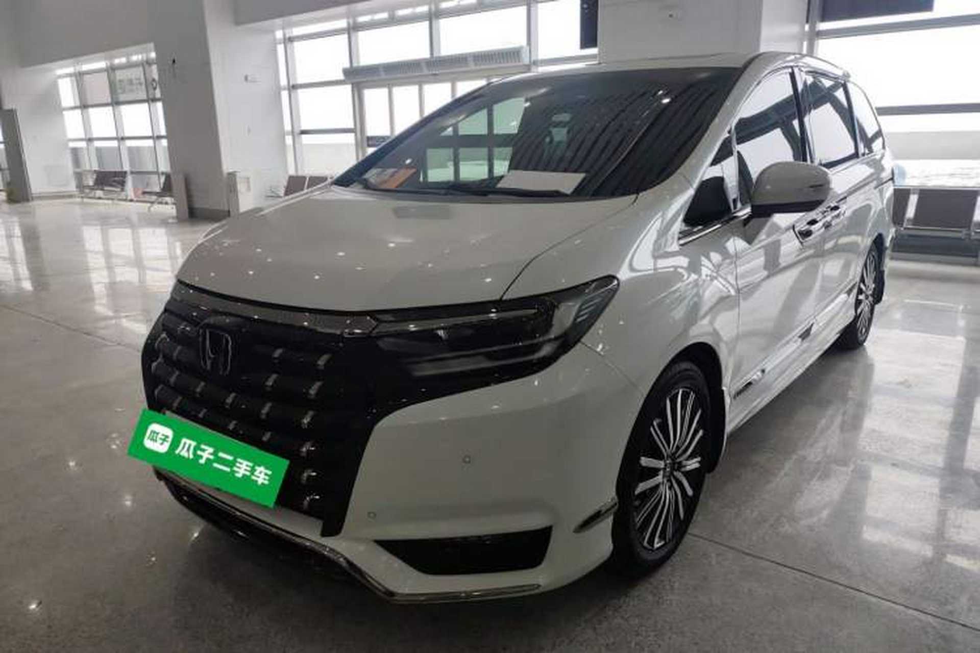 Used Honda Elysion 2022 2.0L eHEV Luxury First Edition Front Left 45 Deg