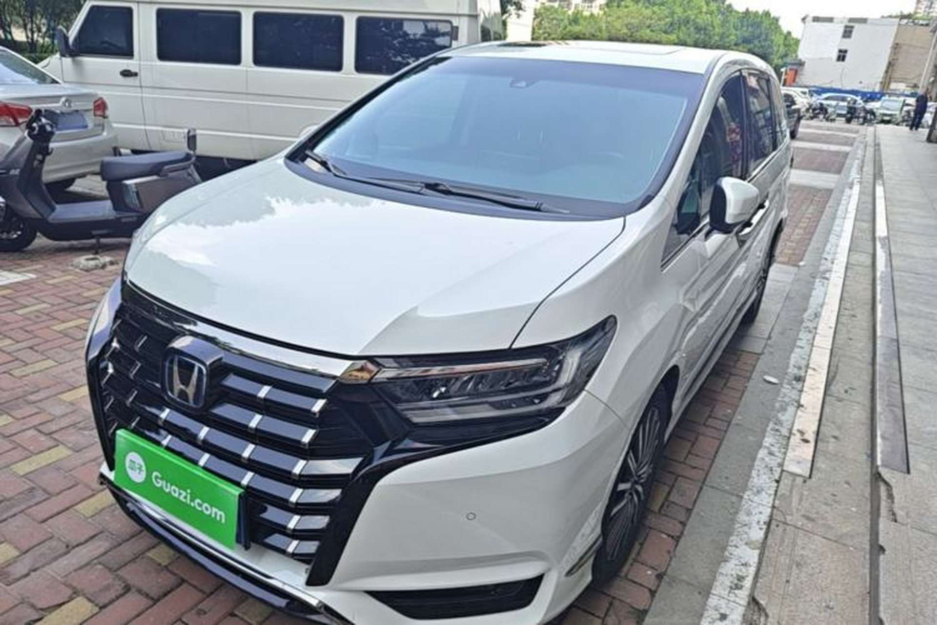 Used Honda Elysion 2022 2.0L eHEV Prestige Edition Front Left 45 Deg