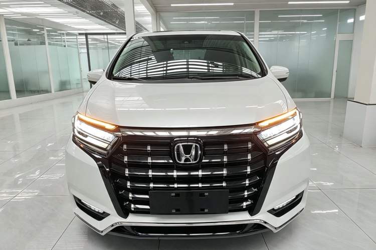 Used Honda Elysion 2022 2.0L eHEV Luxury Edition Front