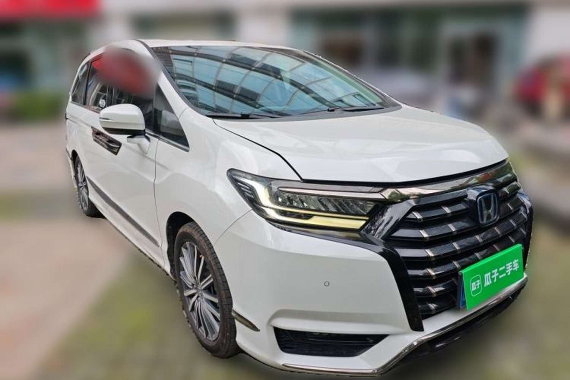 Used Honda Elysion 2022 2.0L eHEV Luxury Edition Front Right 45 Deg