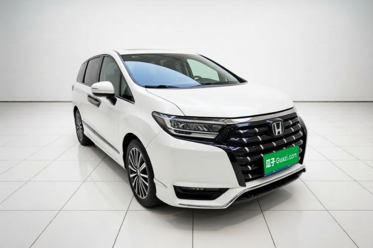 Used Honda Elysion 2022 2.0L eHEV Luxury Edition Front Right 45 Deg