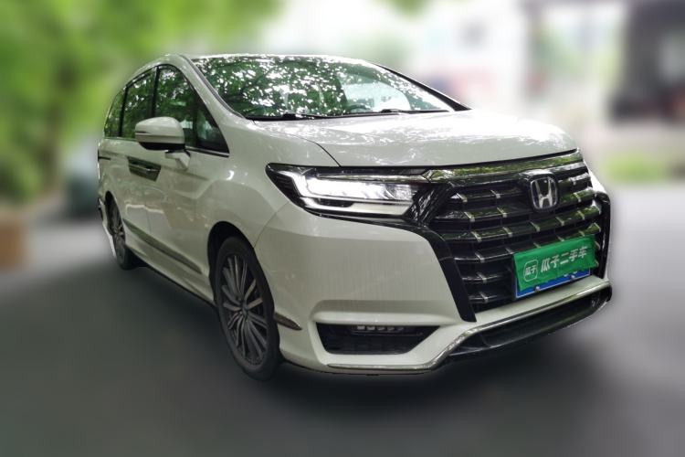Used Honda Elysion 2022 2.0L eHEV Luxury First Edition Front Right 45 Deg