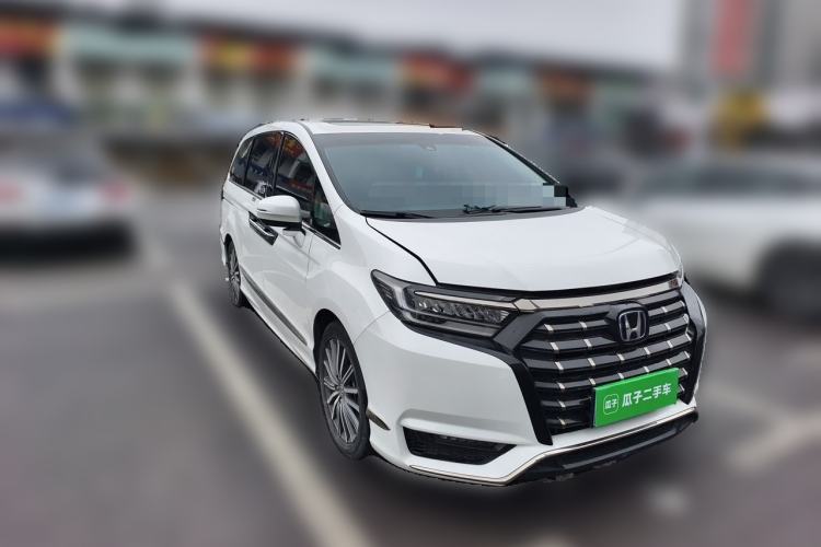 Used Honda Elysion 2022 2.0L eHEV Luxury First Edition Front Right 45 Deg