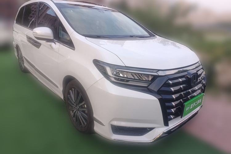 Used Honda Elysion 2022 2.0L eHEV Luxury Edition Front Right 45 Deg