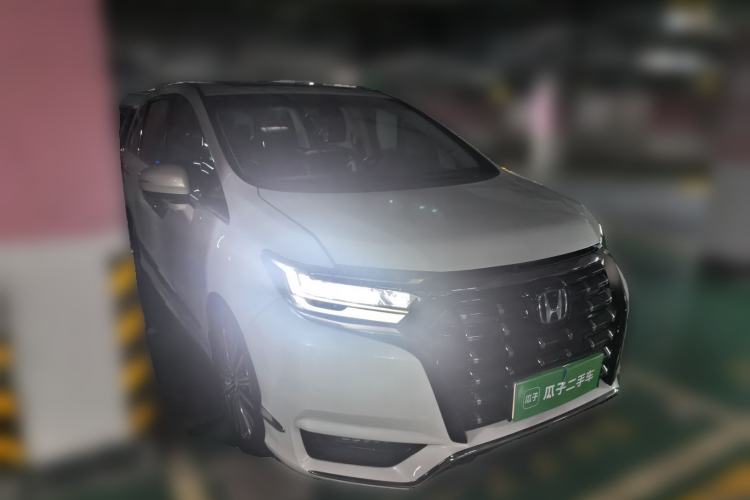 Used Honda Elysion 2022 2.0L eHEV Luxury First Edition Front Right 45 Deg