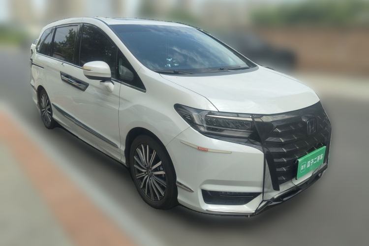 Used Honda Elysion 2022 2.0L eHEV Luxury First Edition Front Right 45 Deg