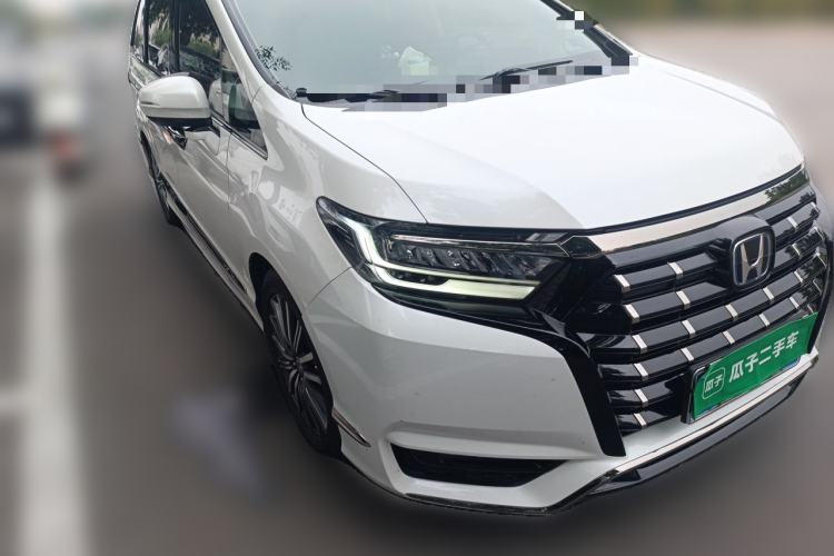 Used Honda Elysion 2022 2.0L eHEV Luxury First Edition Front Right 45 Deg