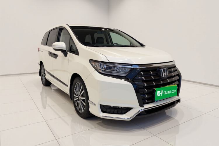 Used Honda Elysion 2022 2.0L eHEV Luxury Edition Front Right 45 Deg