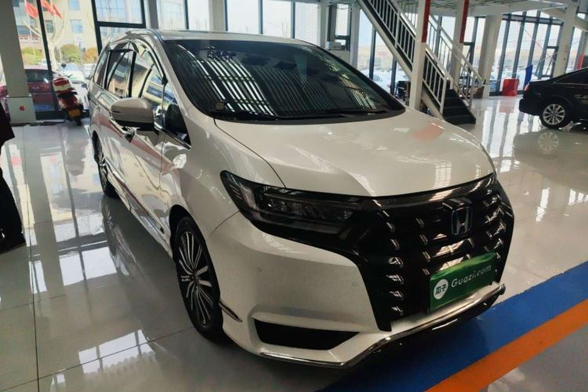 Used Honda Elysion 2022 2.0L eHEV Luxury Edition Front Right 45 Deg