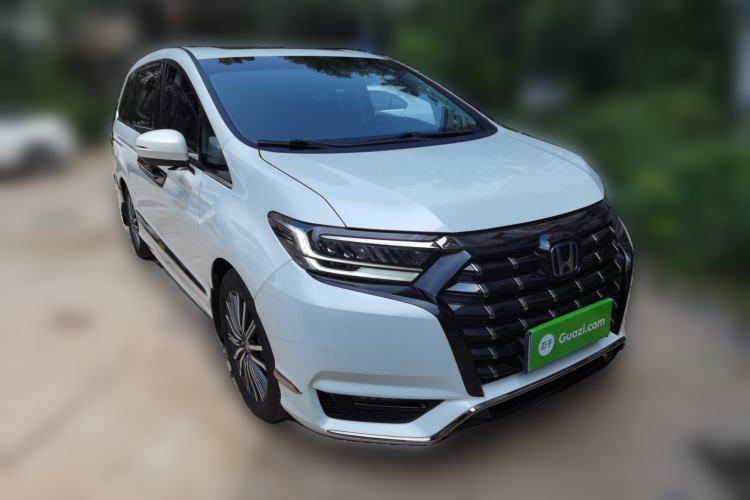 Used Honda Elysion 2022 2.0L eHEV Comfort Version Front Right 45 Deg