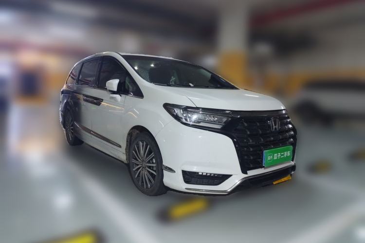 Used Honda Elysion 2022 2.0L eHEV Luxury First Edition Front Right 45 Deg