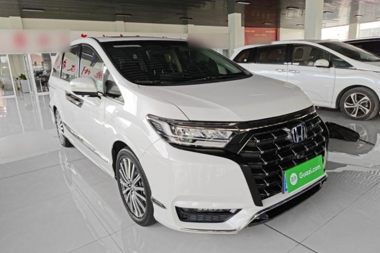 Used Honda Elysion 2022 2.0L eHEV Luxury Edition Front Right 45 Deg
