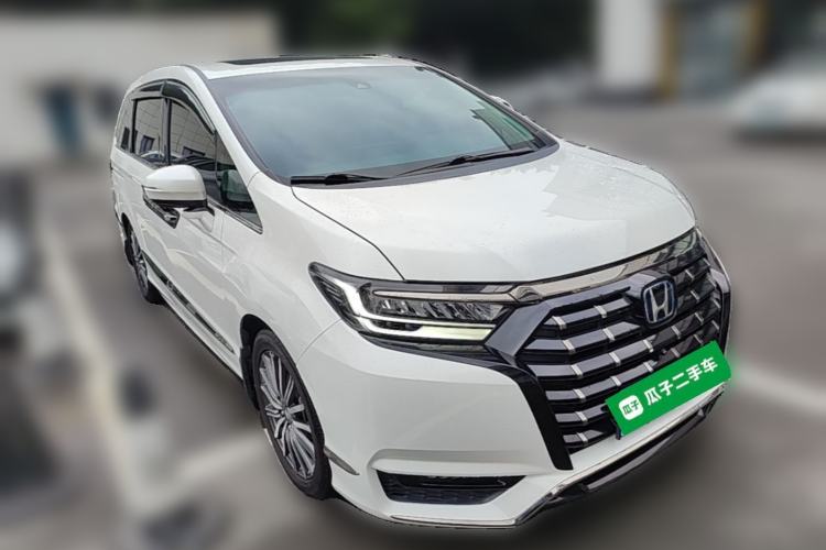 Used Honda Elysion 2022 2.0L eHEV Luxury First Edition Front Right 45 Deg