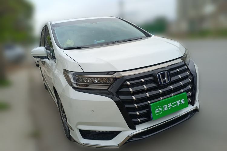 Used Honda Elysion 2022 2.0L eHEV Prestige Edition Front Right 45 Deg
