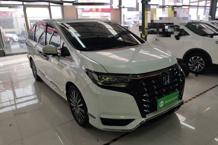 Used Honda Elysion 2022 2.0L eHEV Luxury First Edition Front Right 45 Deg