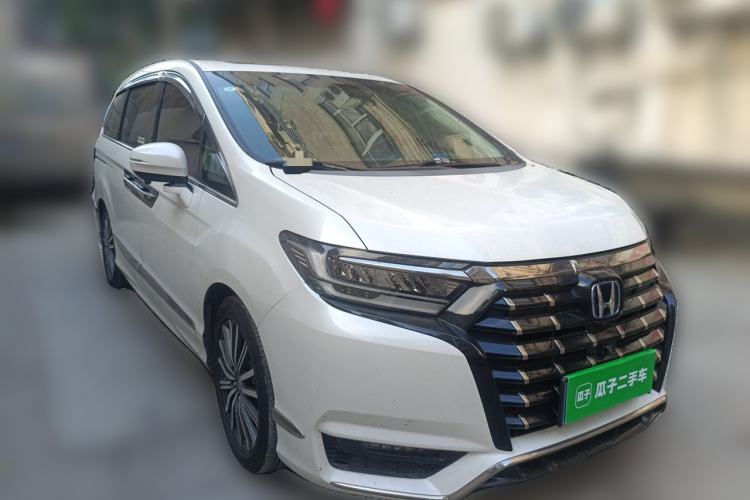 Used Honda Elysion 2022 2.0L eHEV Luxury Edition Front Right 45 Deg