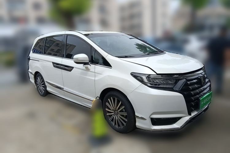 Used Honda Elysion 2022 2.0L eHEV Luxury Edition Front Right 45 Deg