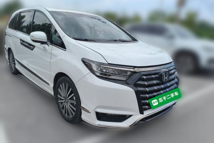 Used Honda Elysion 2022 2.0L eHEV Luxury First Edition Front Right 45 Deg