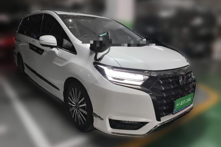 Used Honda Elysion 2022 2.0L eHEV Luxury First Edition Front Right 45 Deg