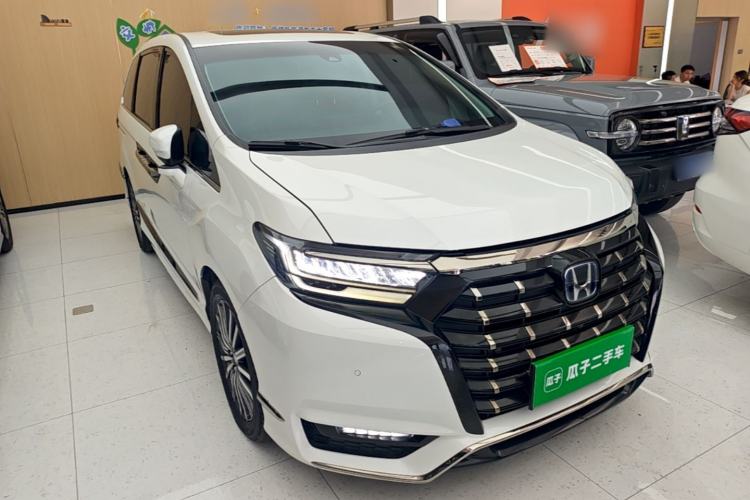 Used Honda Elysion 2022 2.0L eHEV Prestige Edition Front Right 45 Deg