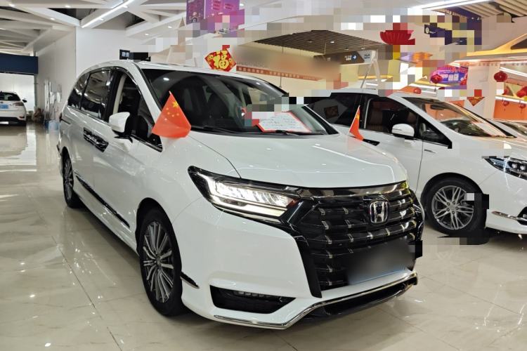 Used Honda Elysion 2022 2.0L eHEV Luxury Edition Front Right 45 Deg