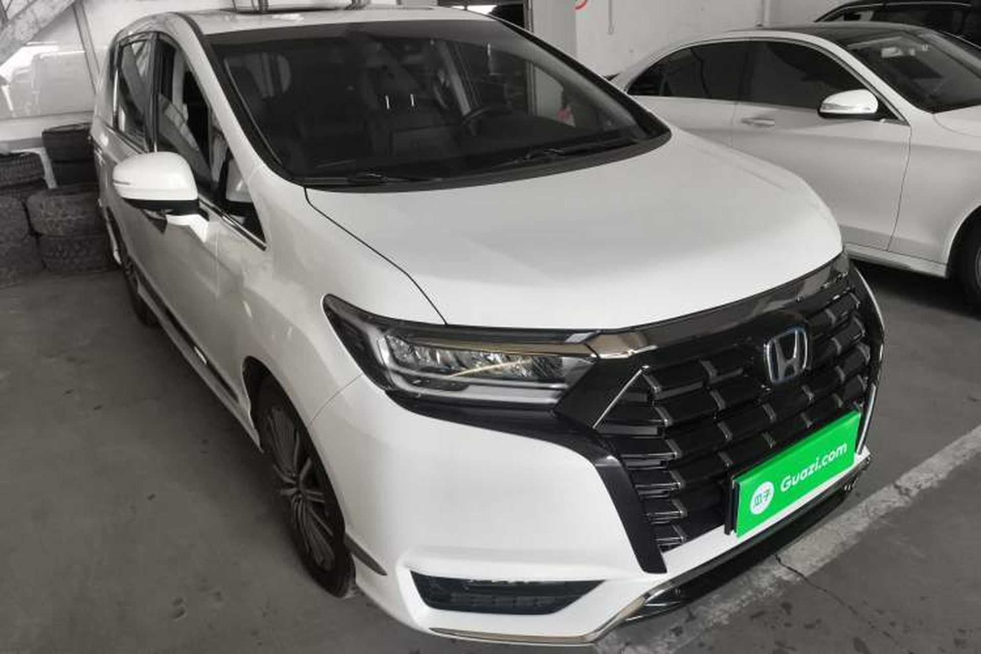 Used Honda Elysion 2022 2.0L eHEV Luxury Edition Front Right 45 Deg