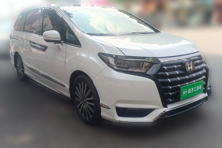Used Honda Elysion 2022 2.0L eHEV Luxury Edition Front Right 45 Deg