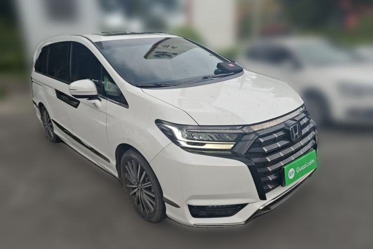 Used Honda Elysion 2022 2.0L eHEV Luxury Edition Front Right 45 Deg