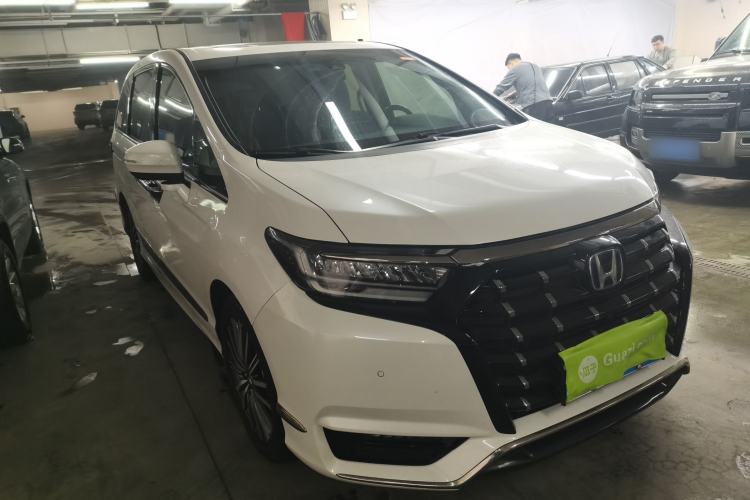 Used Honda Elysion 2022 2.0L eHEV Prestige Edition Front Right 45 Deg